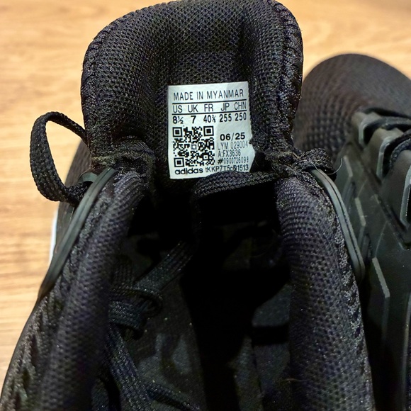 Adidas Women's Ultimashow Black Running Shoes Size 8.5 Brand New - Picture 3 of 3